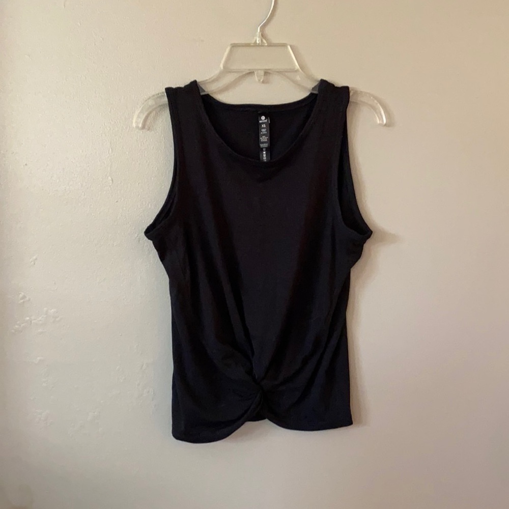 Twist front crop tank size xs